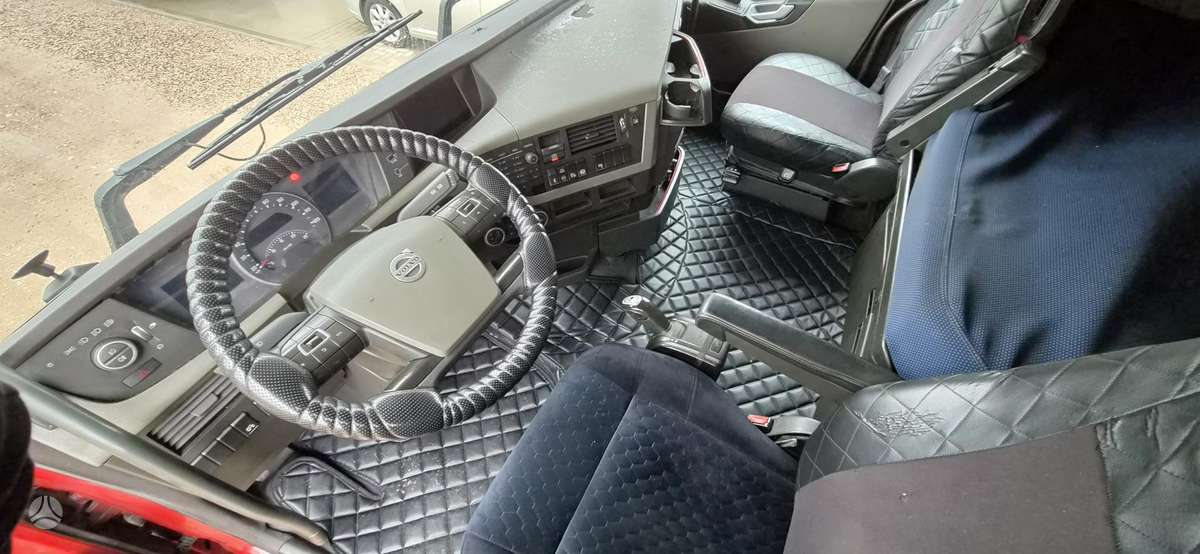 Volvo FH 500, double sleeper