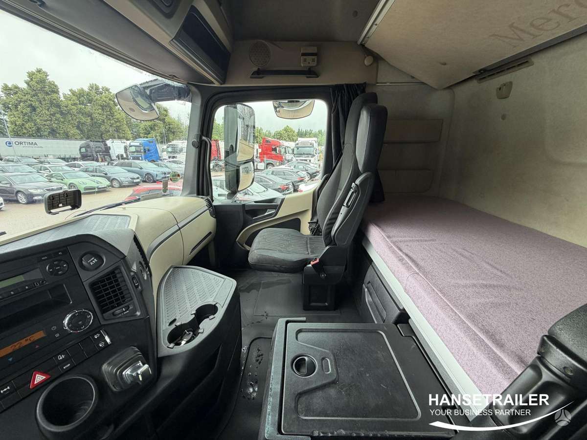 Mercedes-Benz Actros 1845, double sleeper