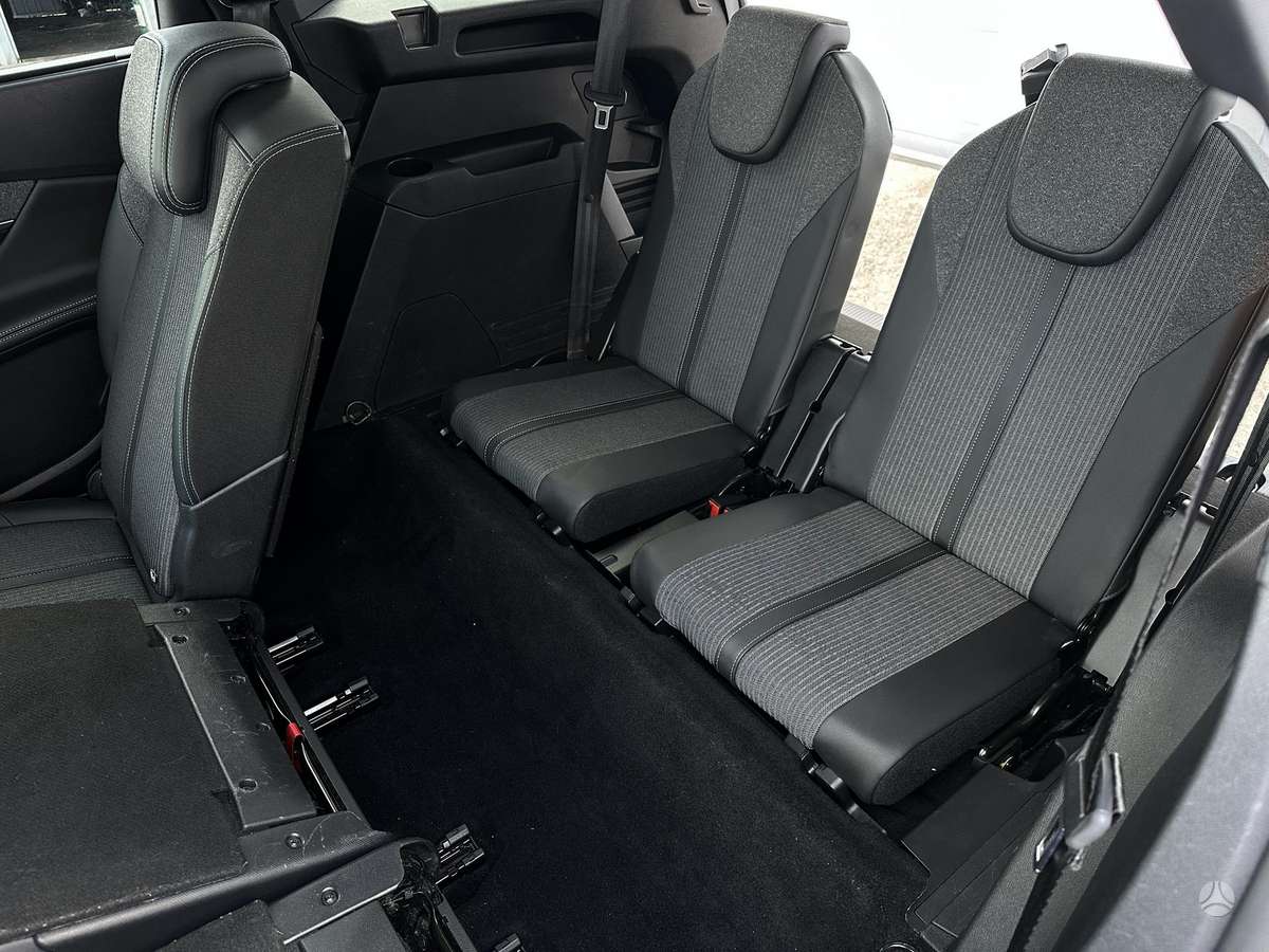 Peugeot 5008 - 11