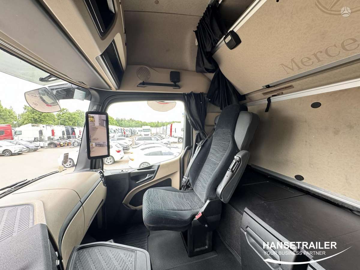 Mercedes-Benz Actros 1845 Big Space, double sleeper