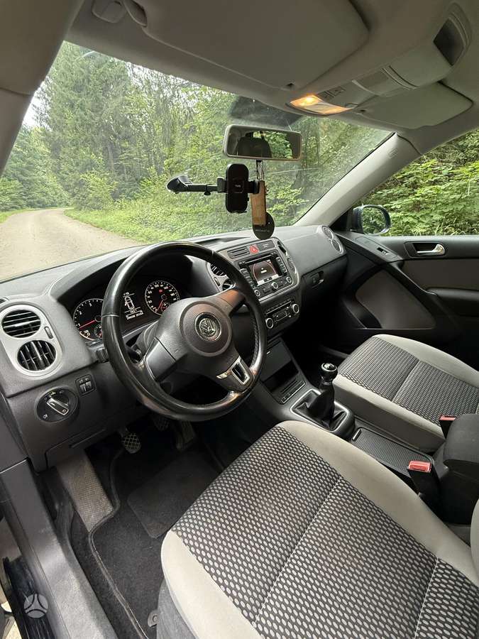 Volkswagen Tiguan - 12