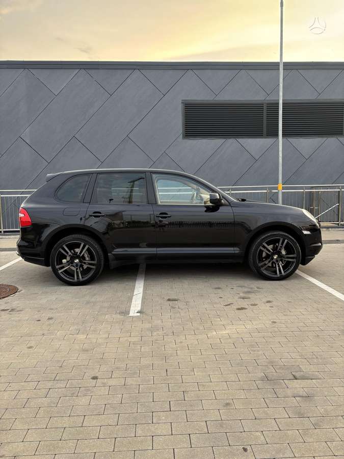 Porsche Cayenne - 7