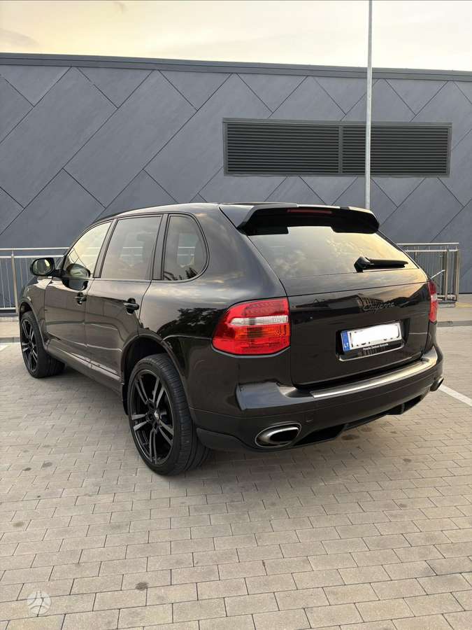 Porsche Cayenne - 8