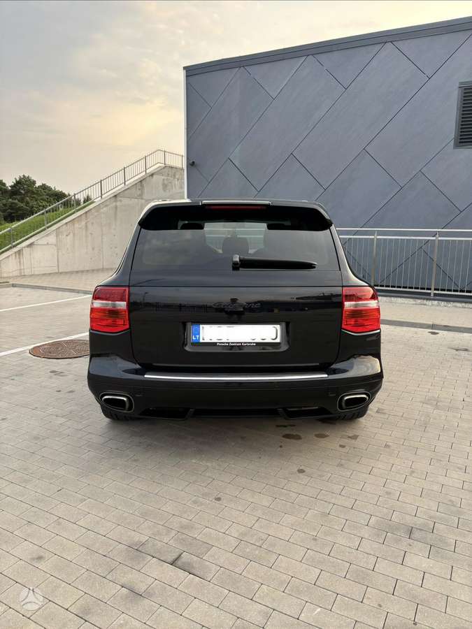 Porsche Cayenne - 9