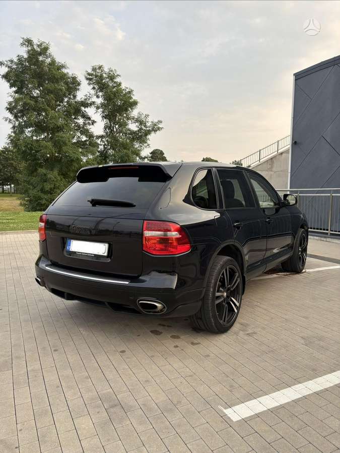 Porsche Cayenne - 10