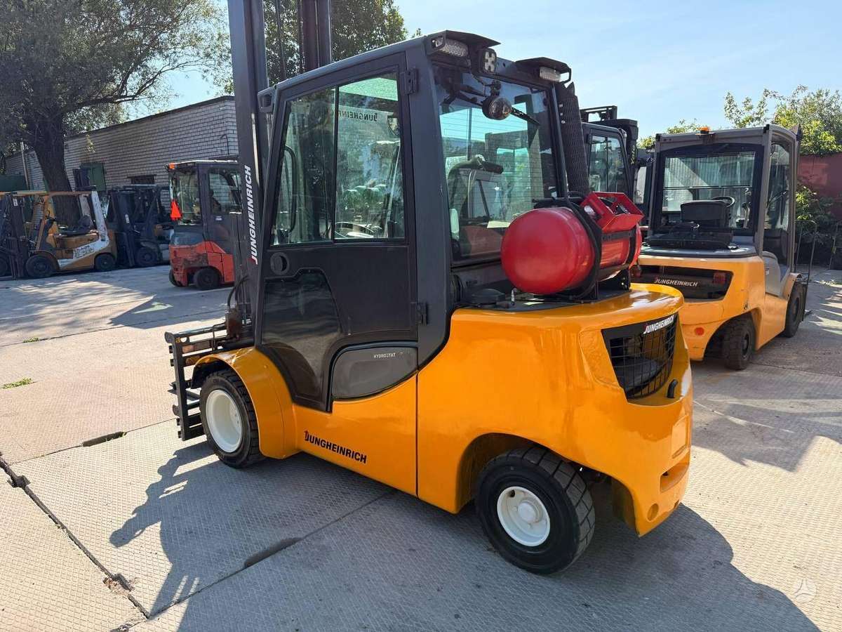 Jungheinrich TFG435s, forklifts