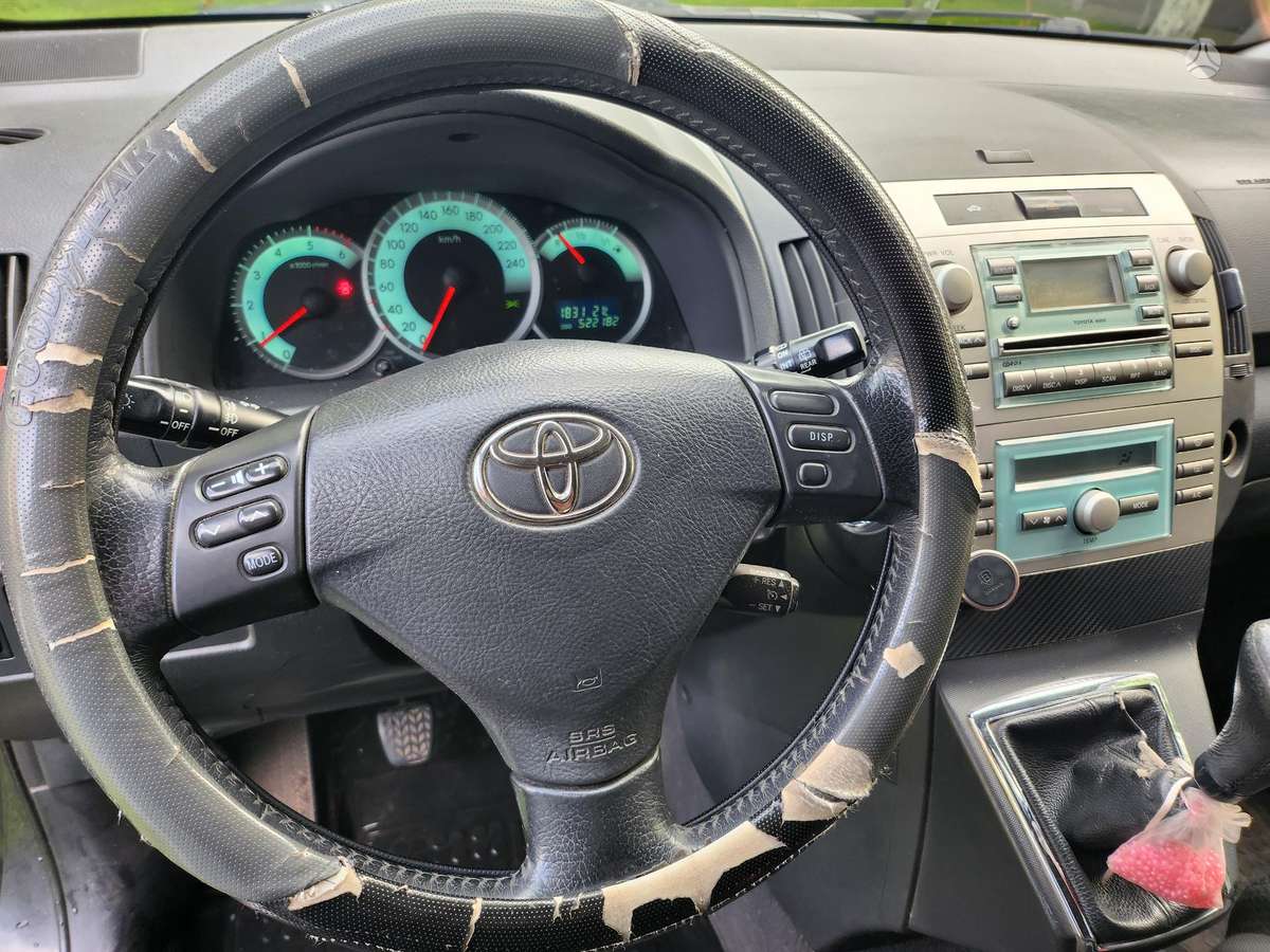 Toyota Corolla Verso - 2