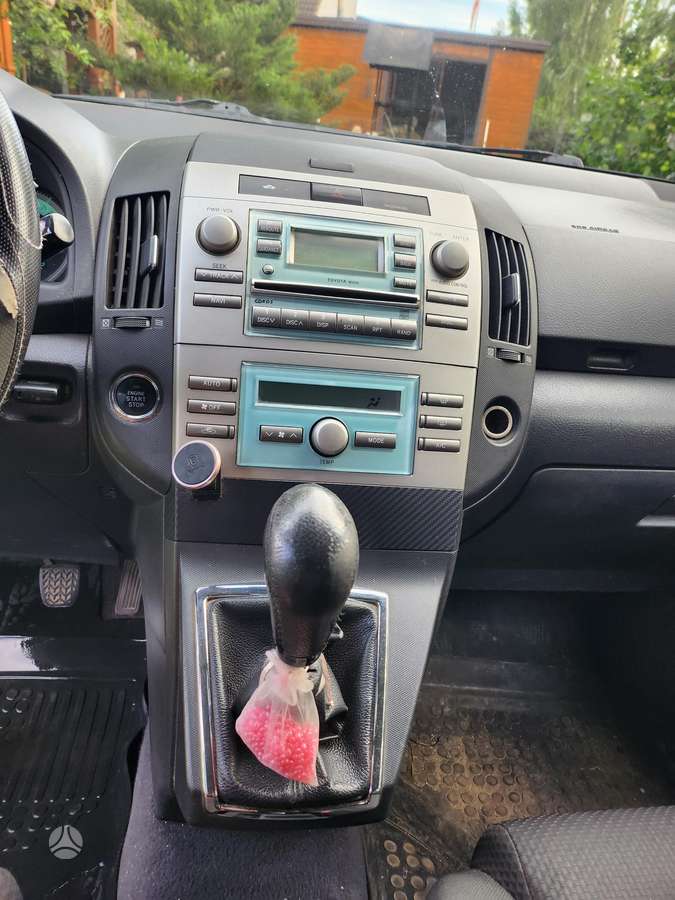 Toyota Corolla Verso - 3