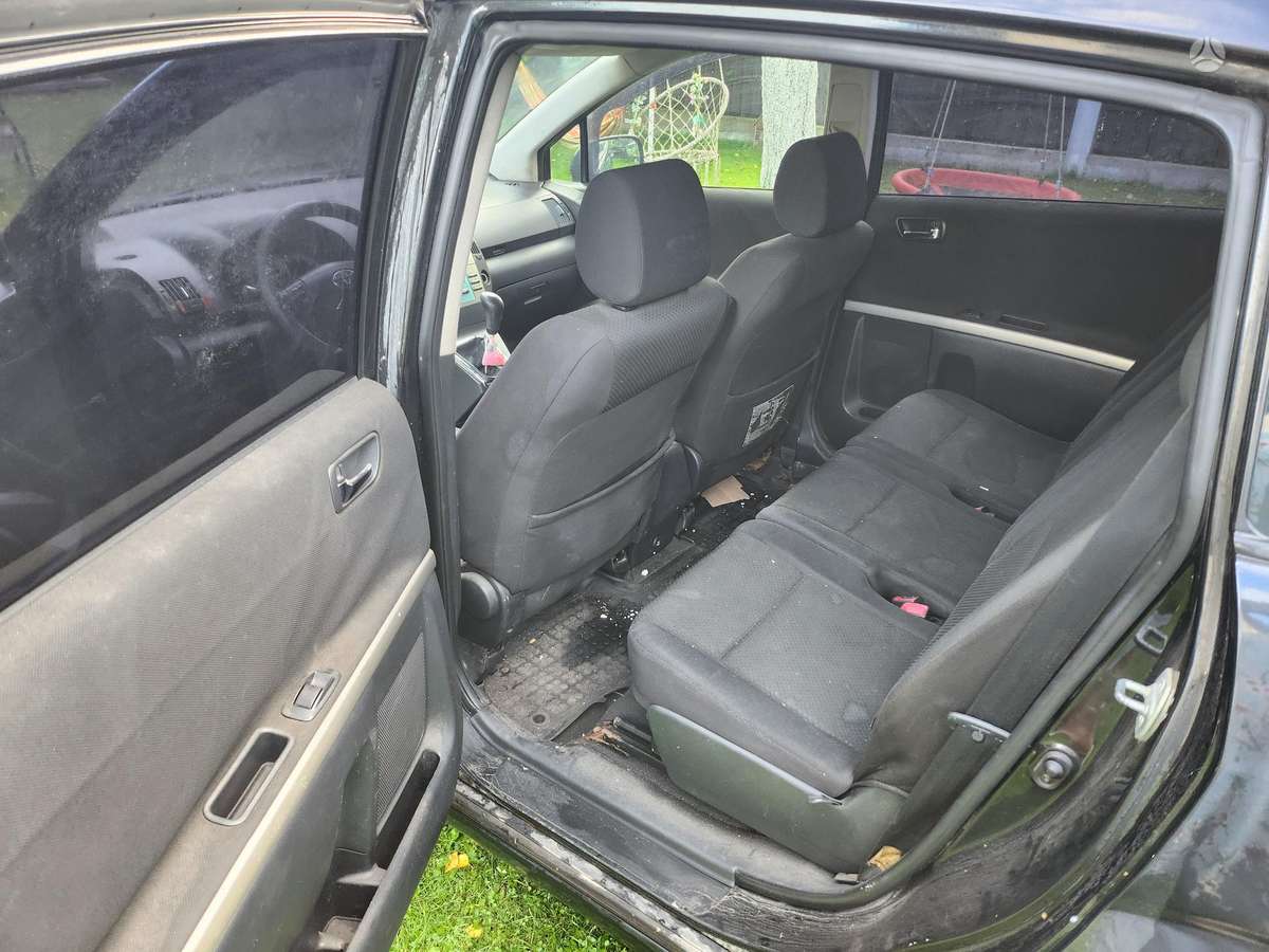 Toyota Corolla Verso - 5