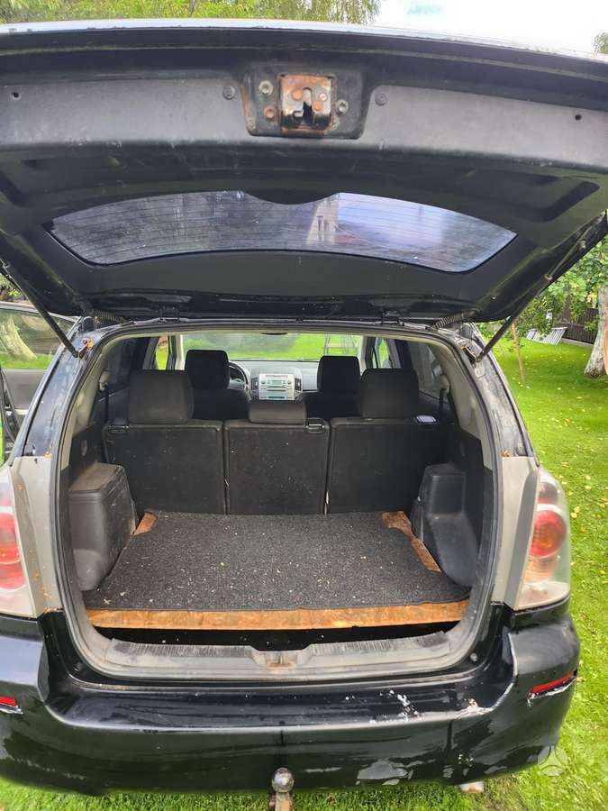 Toyota Corolla Verso - 6