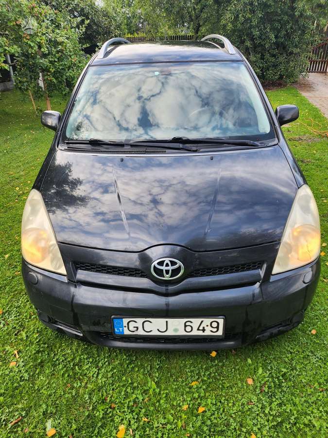 Toyota Corolla Verso - 8