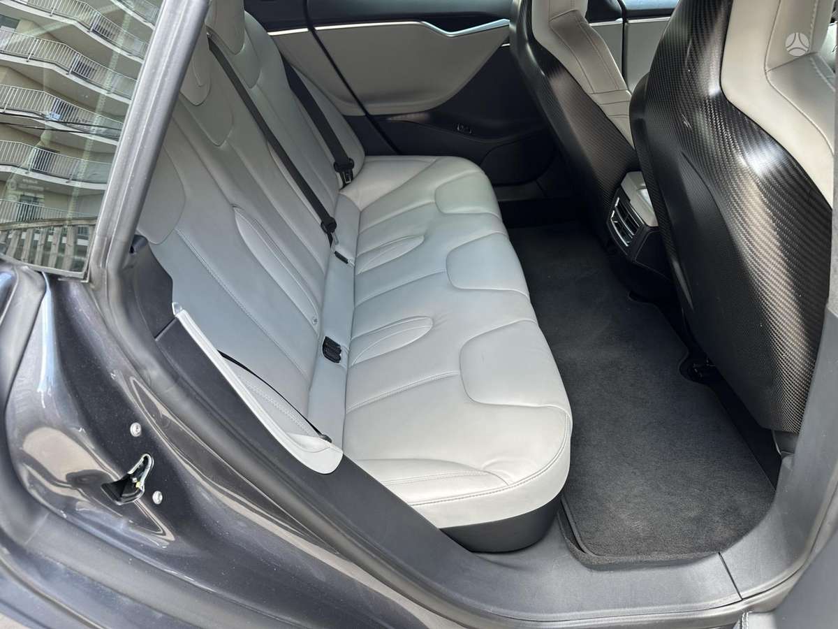 Tesla Model S, 90 kWh, hatchback