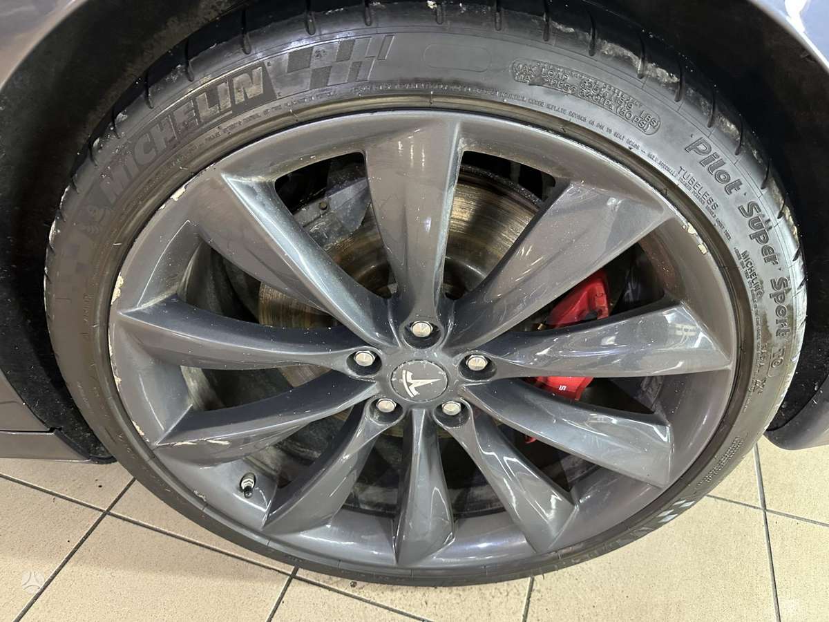 Tesla Model S, 90 kWh, hatchback