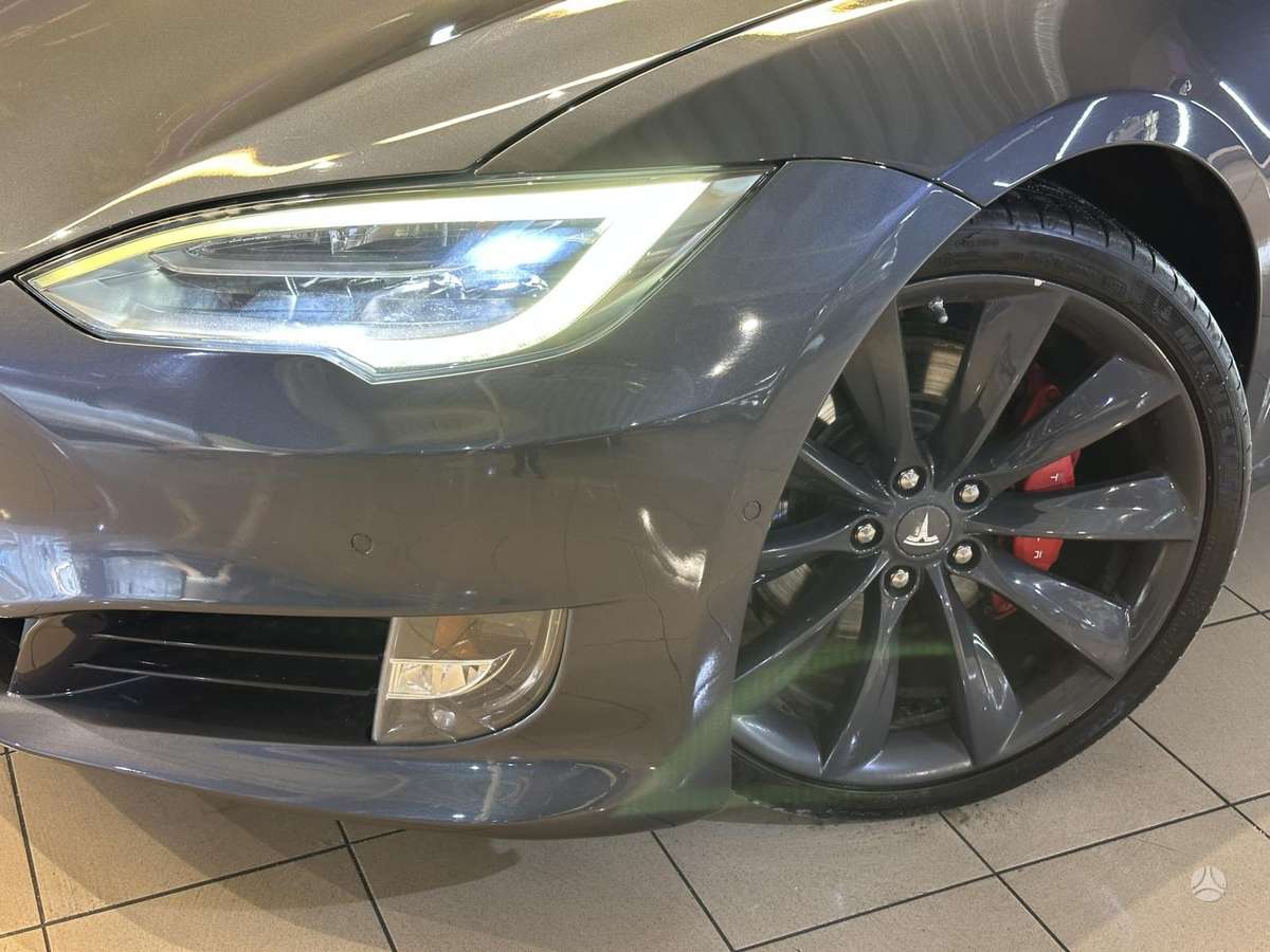 Tesla Model S, 90 kWh, hatchback