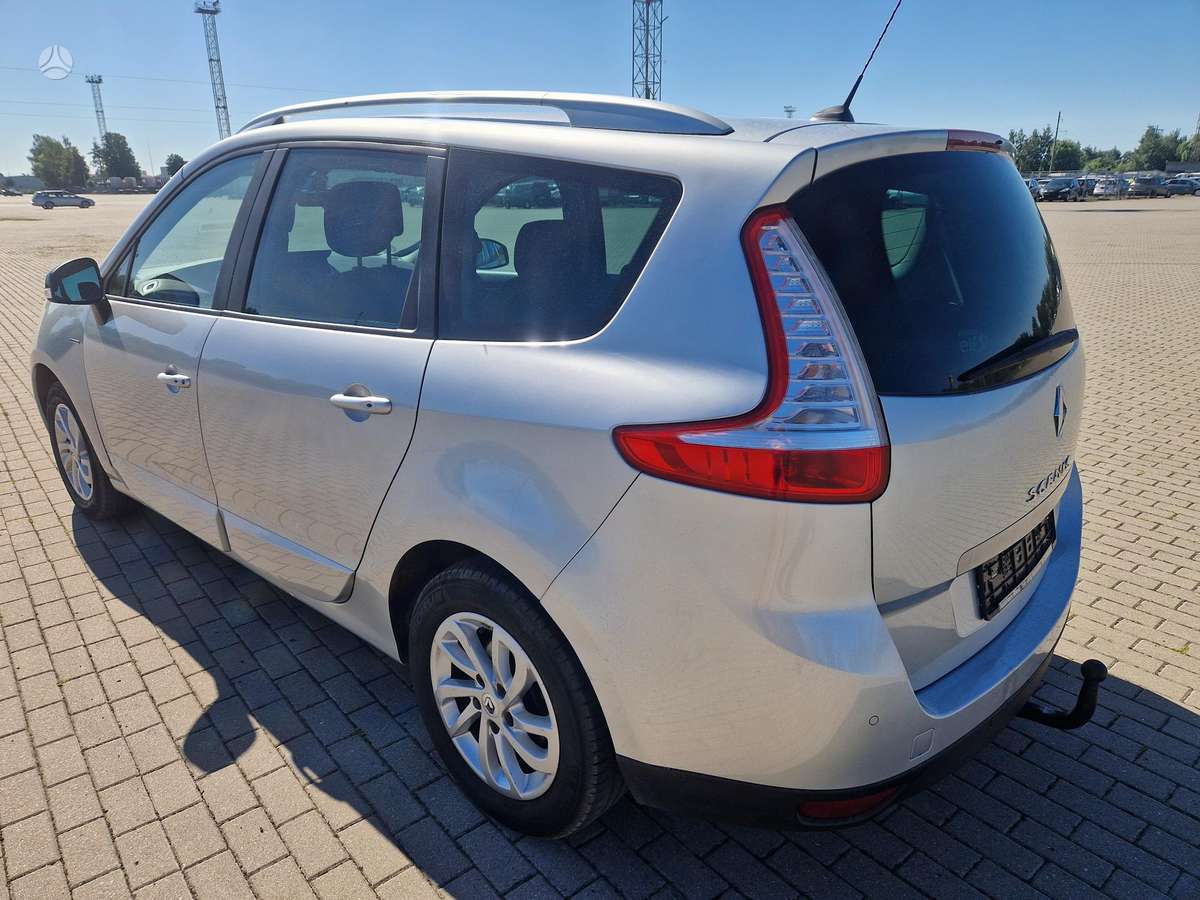 Renault Grand Scenic - 8