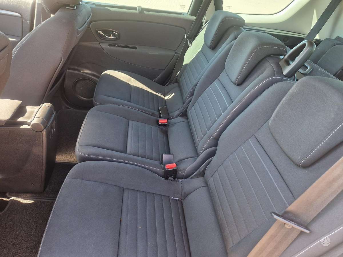 Renault Grand Scenic - 9
