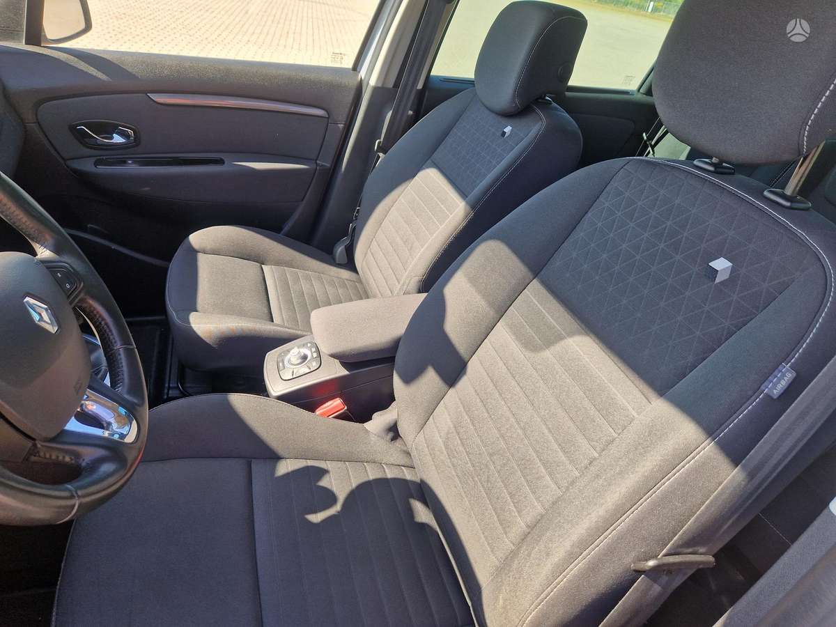 Renault Grand Scenic - 11