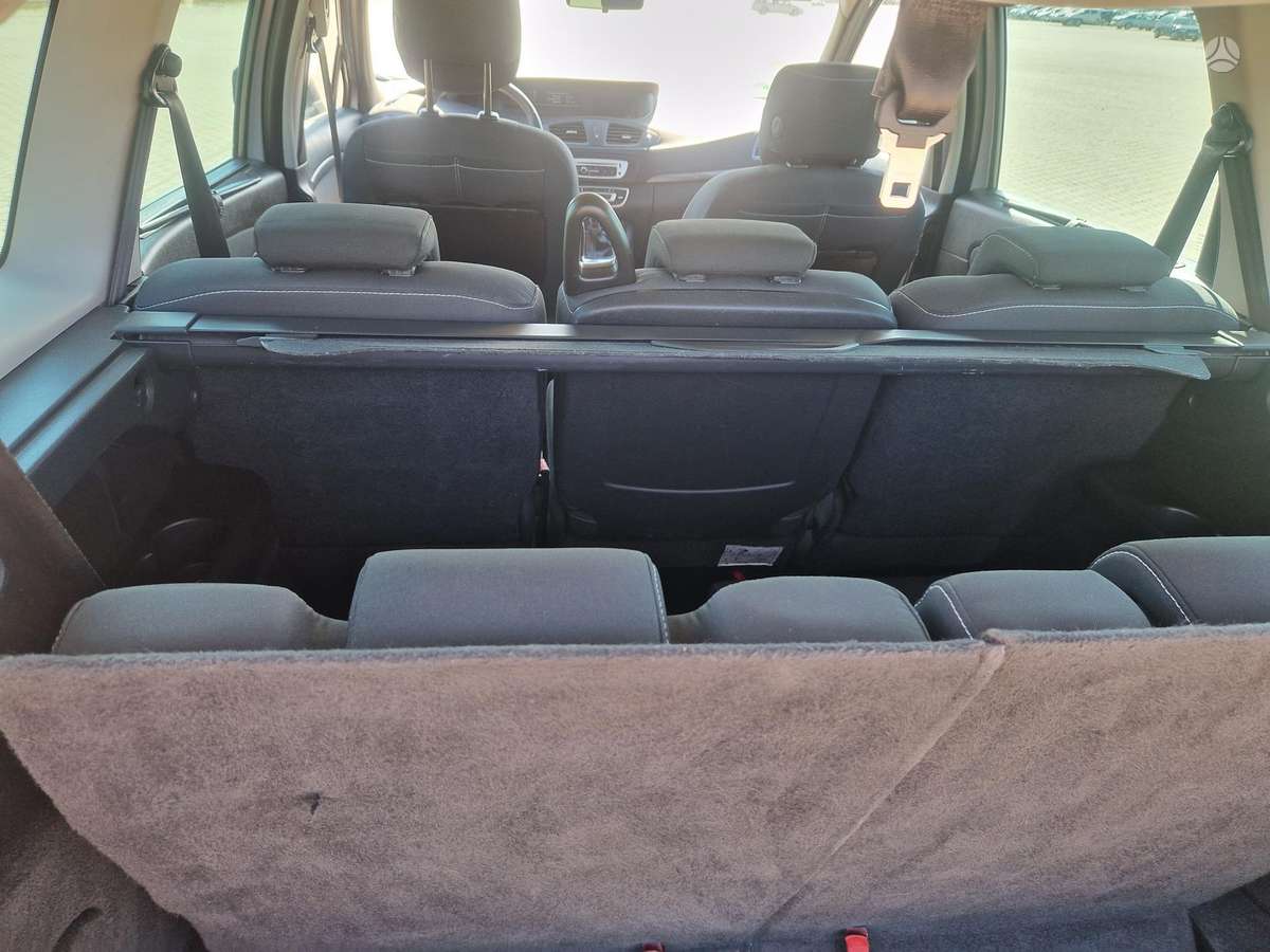 Renault Grand Scenic - 12