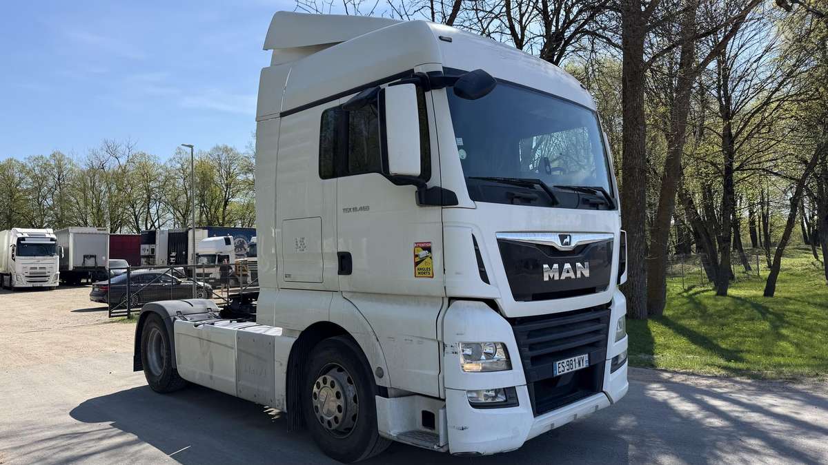 MAN 18.460 TGX, double sleeper