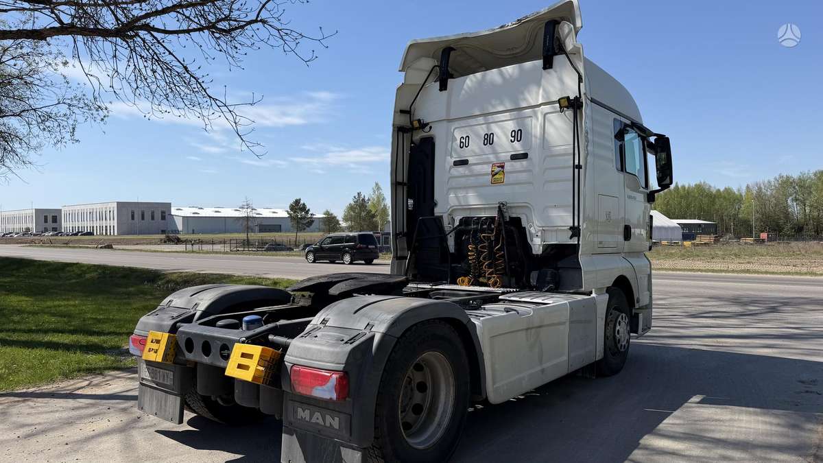 MAN 18.460 TGX, double sleeper