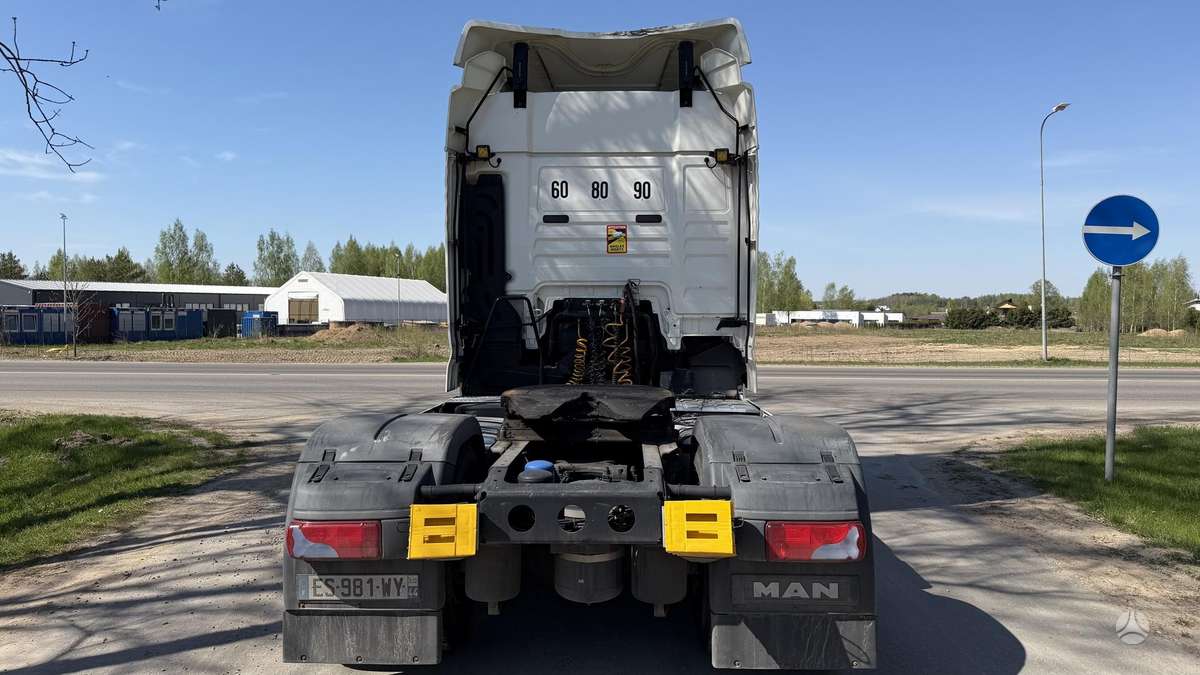 MAN 18.460 TGX, double sleeper