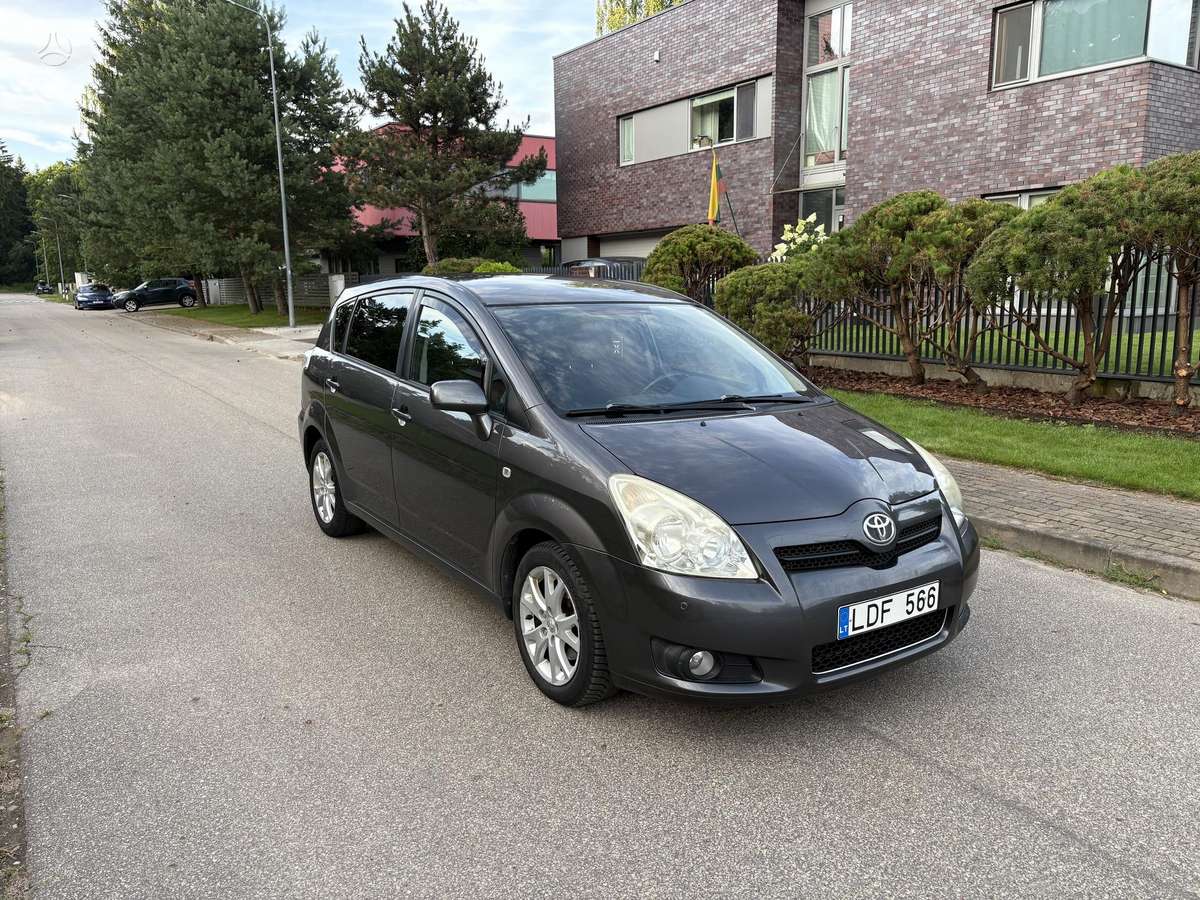 Toyota Corolla Verso - 1