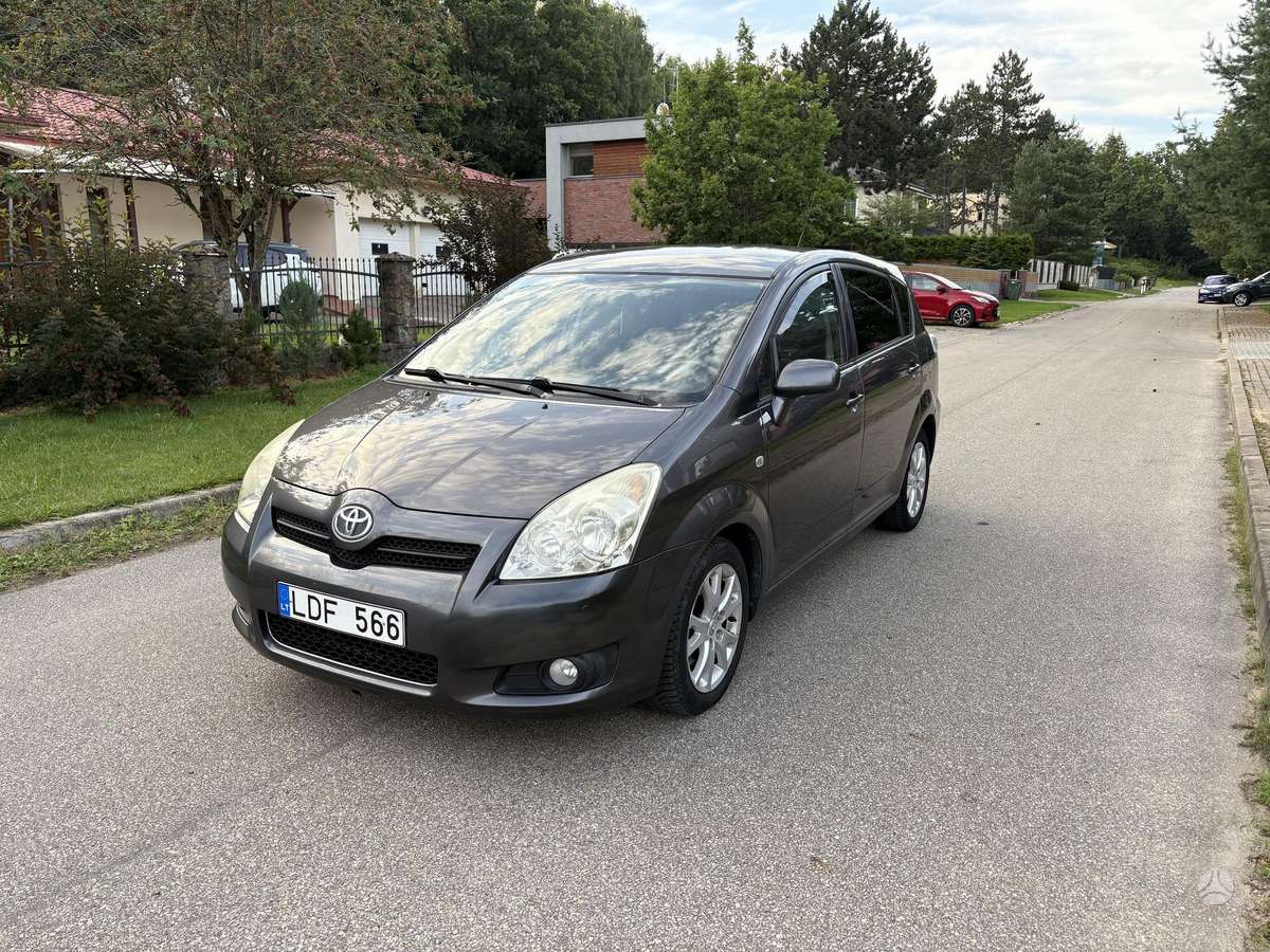 Toyota Corolla Verso - 2
