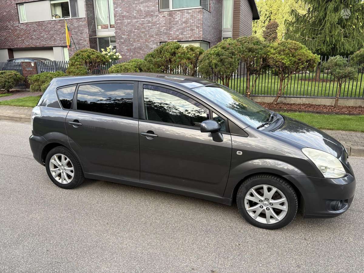 Toyota Corolla Verso - 5