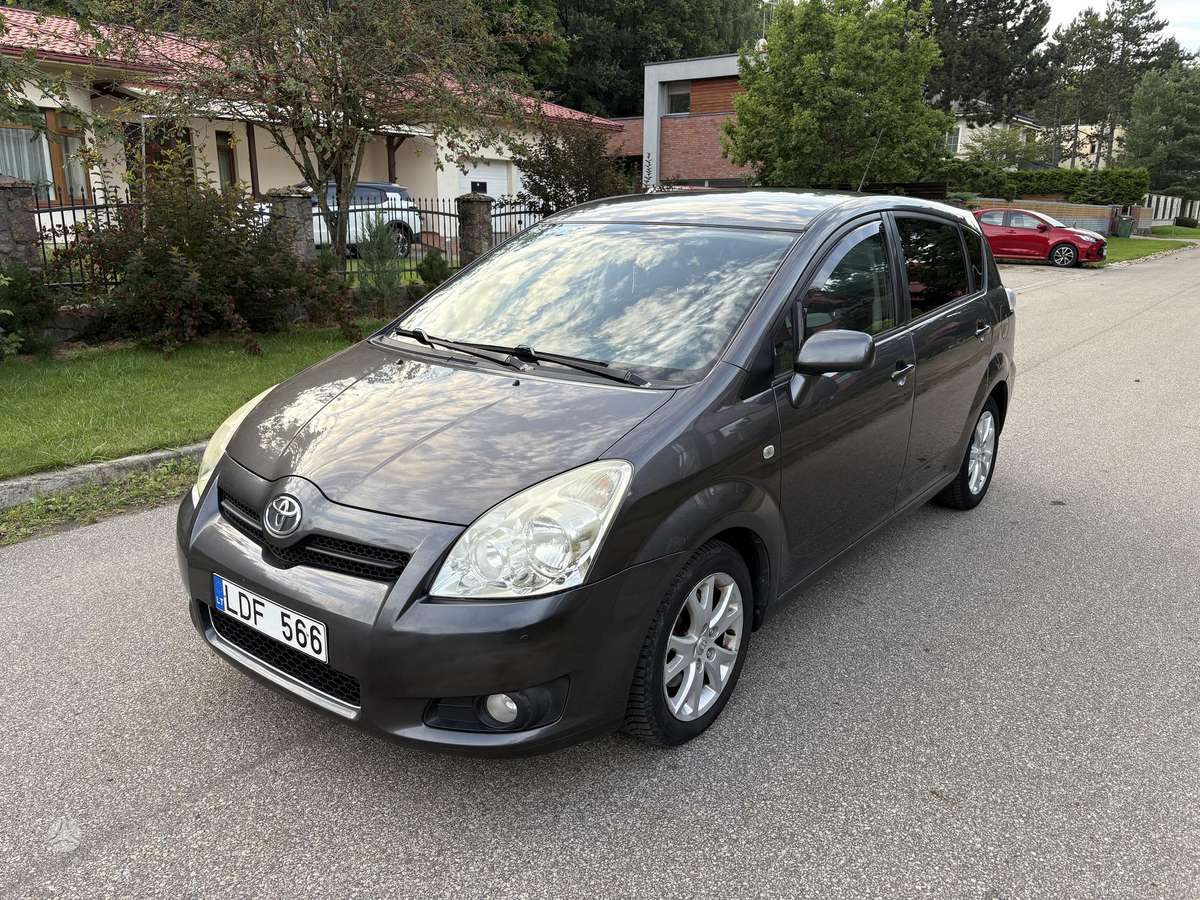 Toyota Corolla Verso - 6