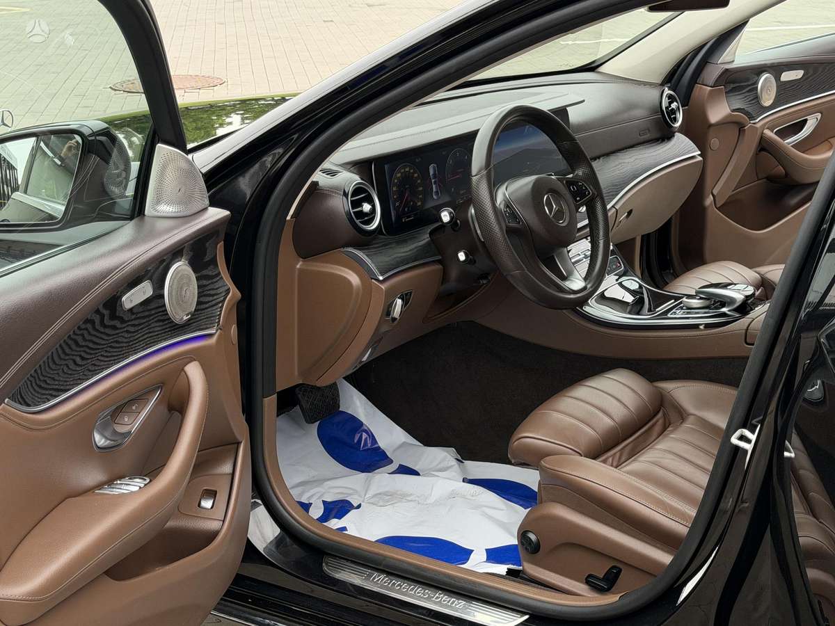 Mercedes-Benz E220, 2.0 l., Седан