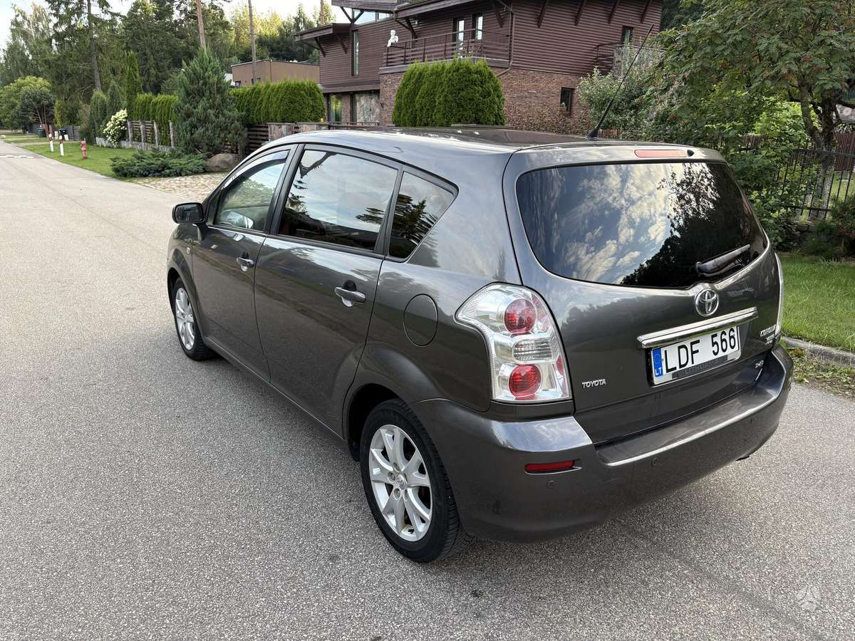 Toyota Corolla Verso - 9