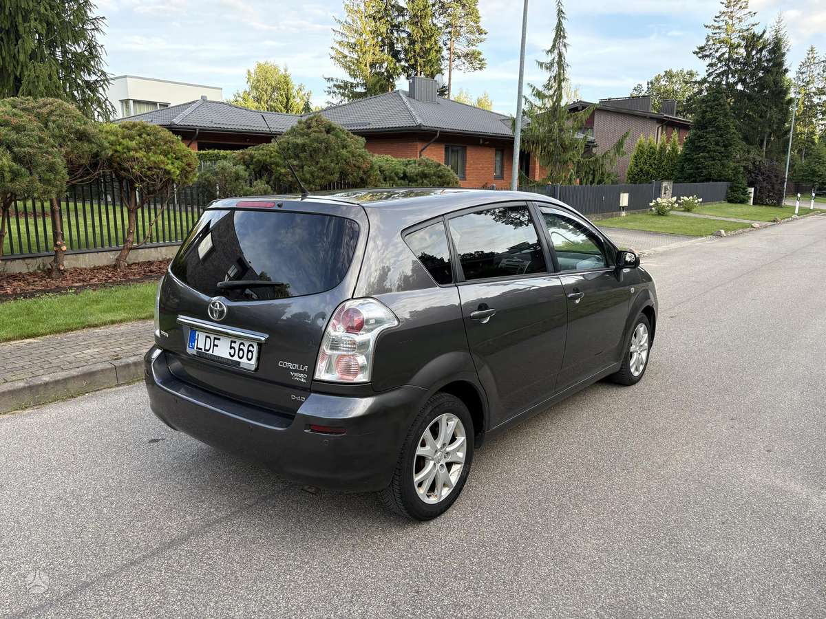 Toyota Corolla Verso - 10