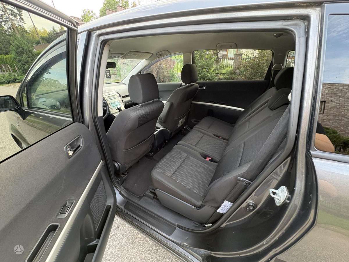 Toyota Corolla Verso - 12