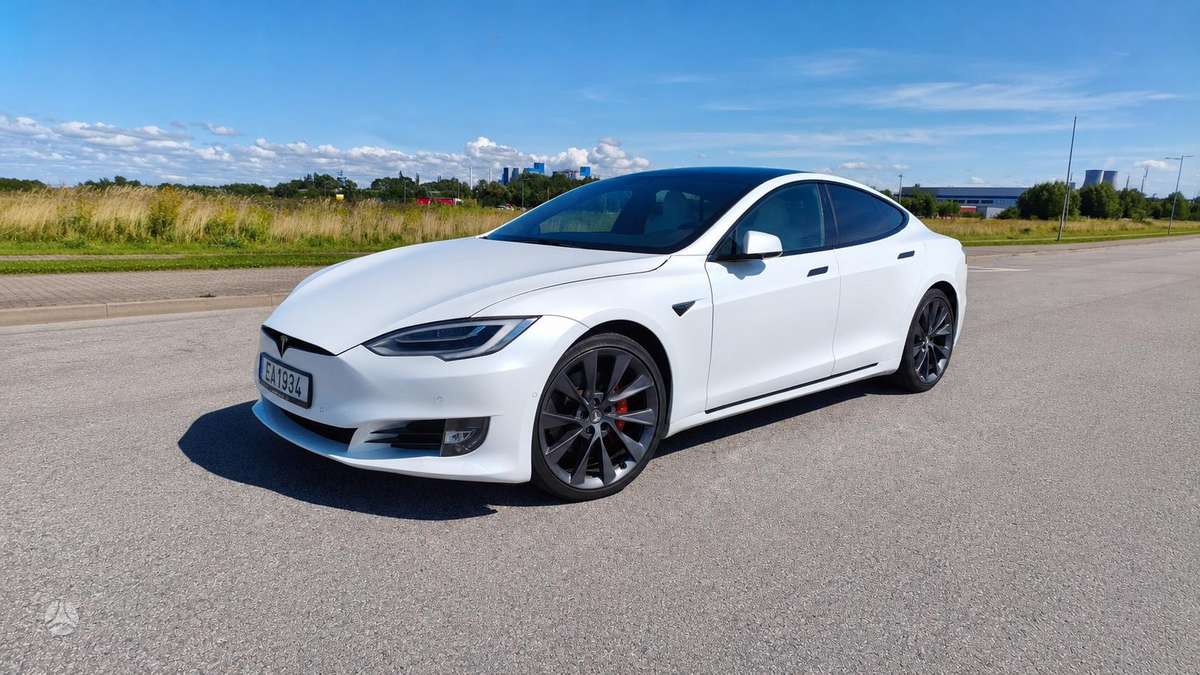 Tesla Model S, hečbekas