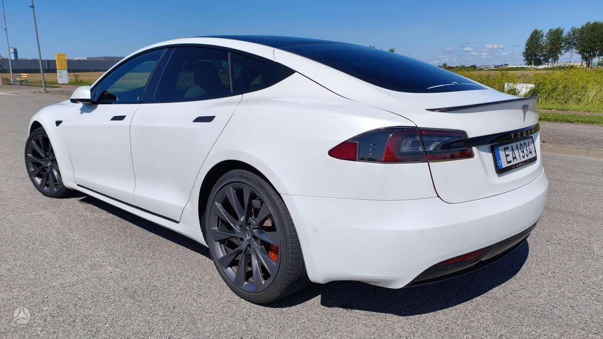 Tesla Model S, hečbekas