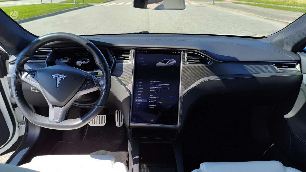Tesla Model S, hečbekas