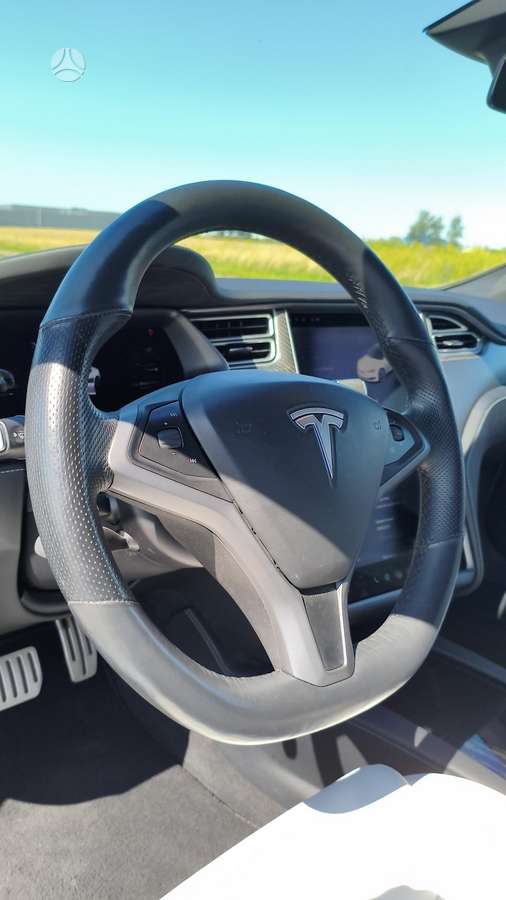 Tesla Model S, hečbekas