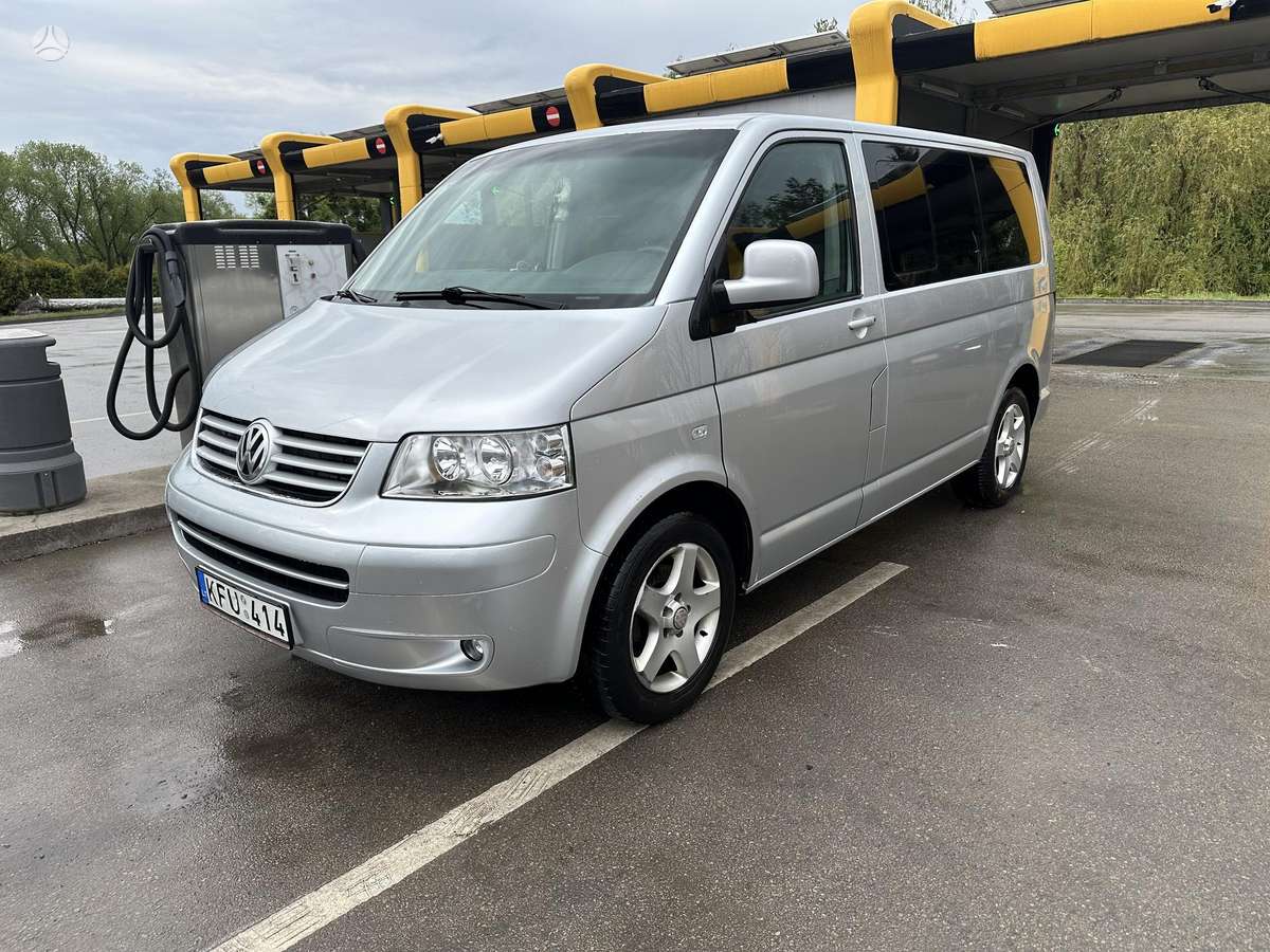 Volkswagen Caravelle - 1