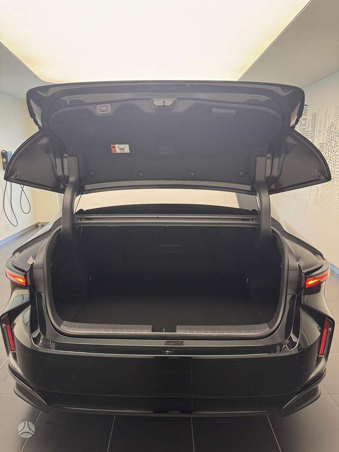 Lexus ES 500e, 77 kWh, sedanas