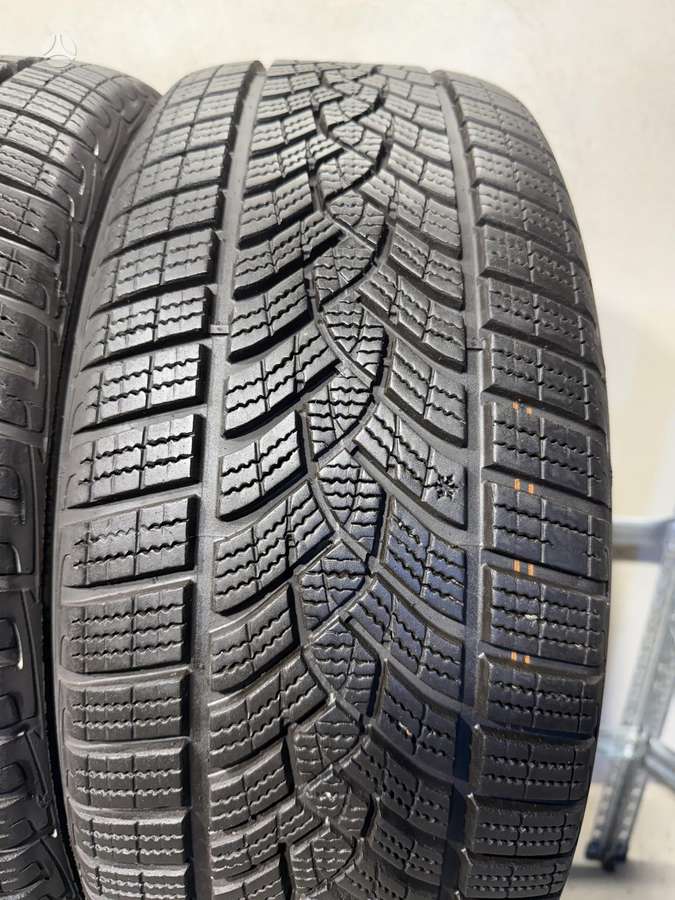 Goodyear Ultragrip performance//2024m, winter 225/45 R18