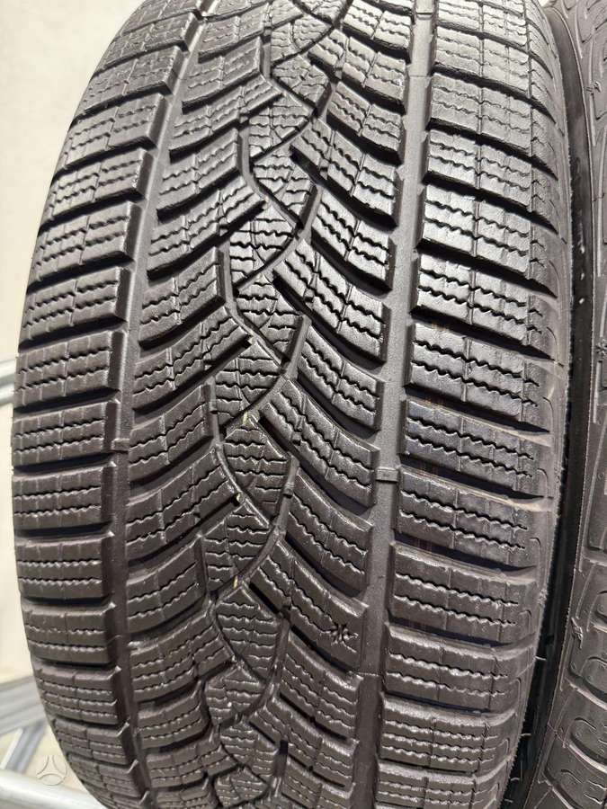 Goodyear Ultragrip performance//2024m, winter 225/45 R18