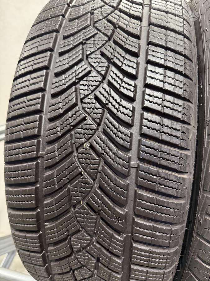 Goodyear Ultragrip performance//2024m, зимние 225/45 R18
