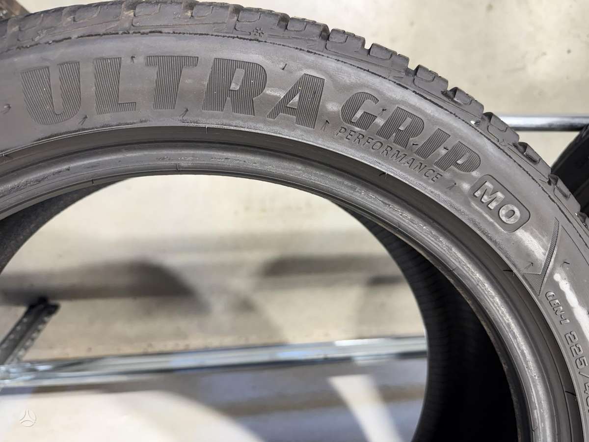 Goodyear Ultragrip performance//2024m, winter 225/45 R18