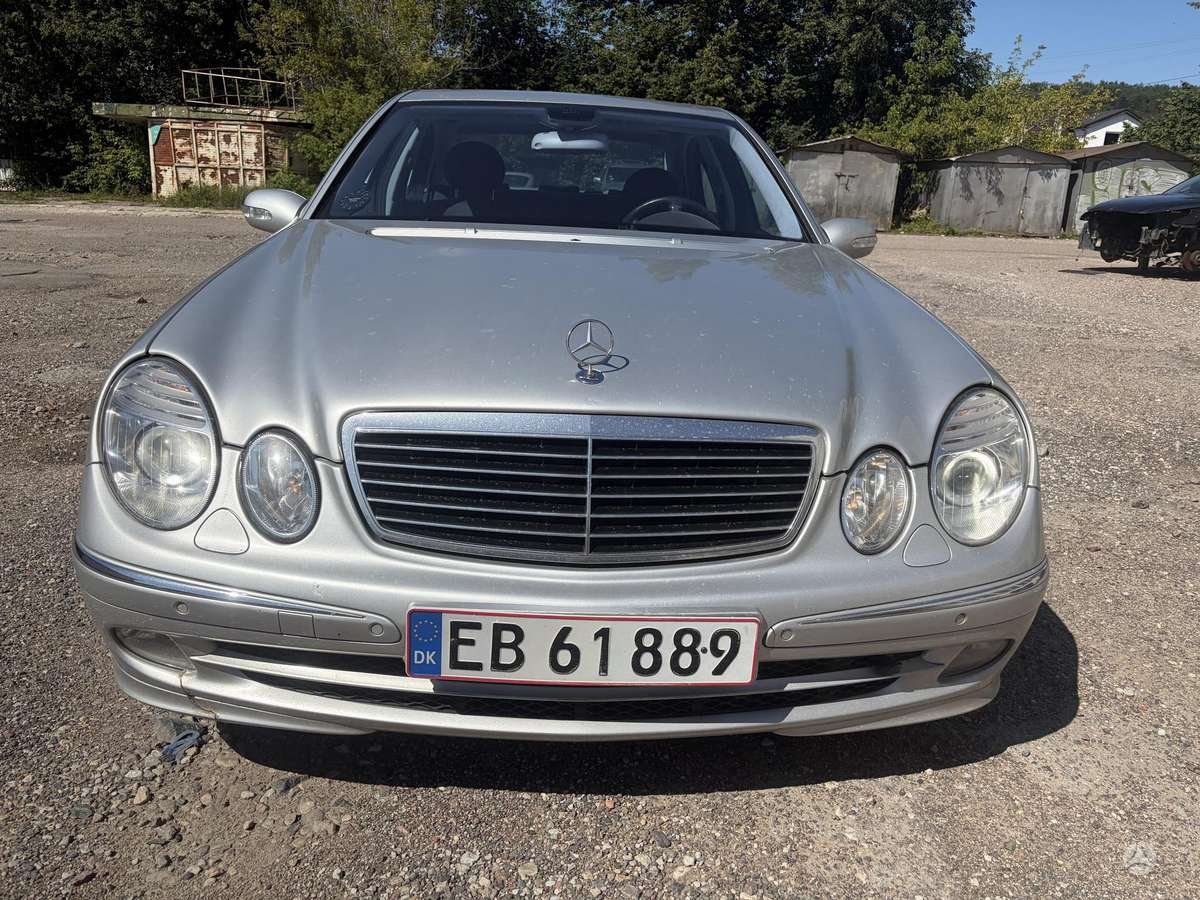 Mercedes-Benz E320, 3.2 l., Седан