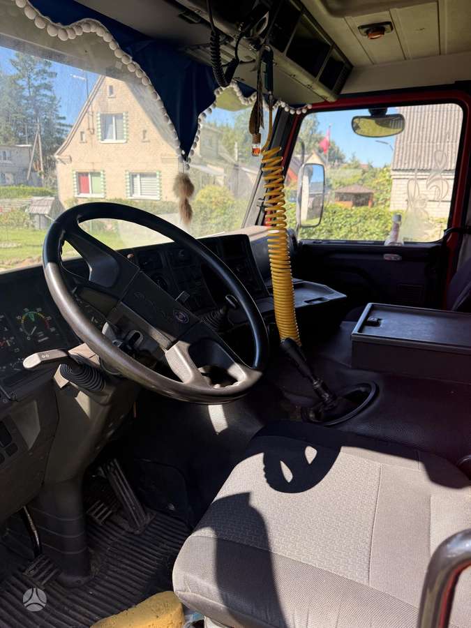 Scania 93 ML, dumpers with crane