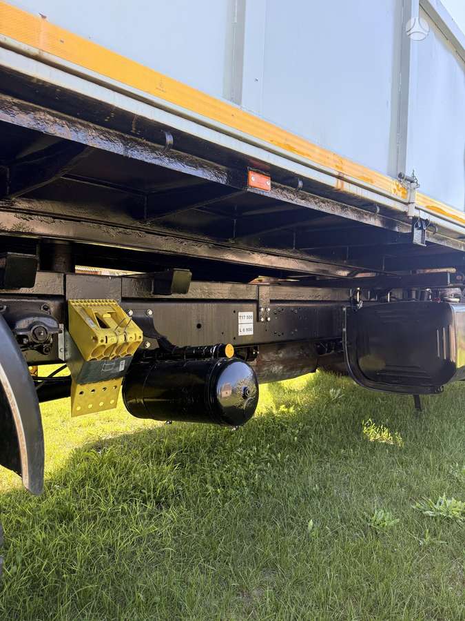 Scania 93 ML, savivarčiai su kranu