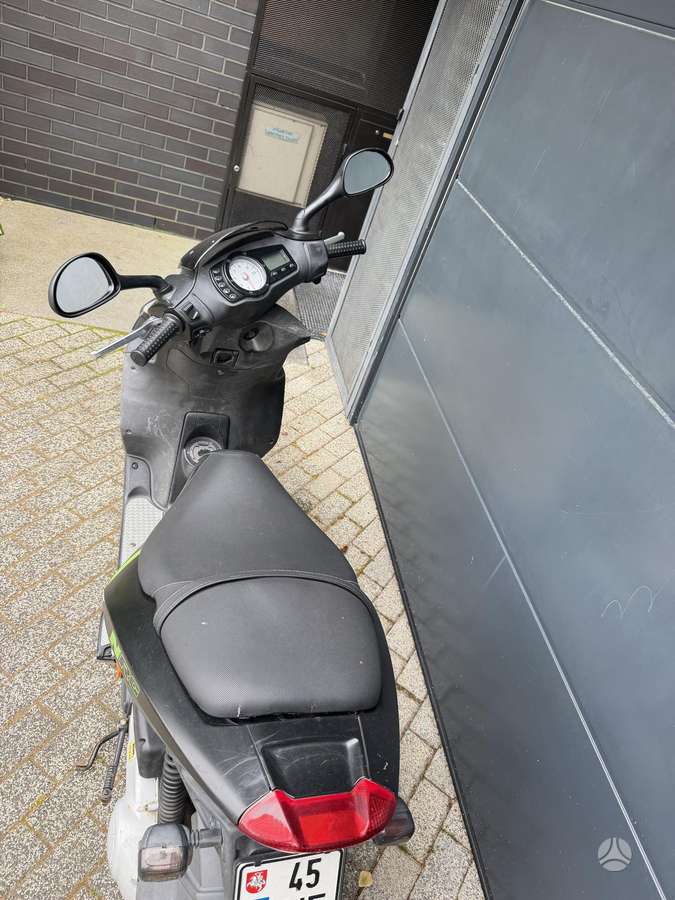 Piaggio NRG 49cc, scooters / mopeds