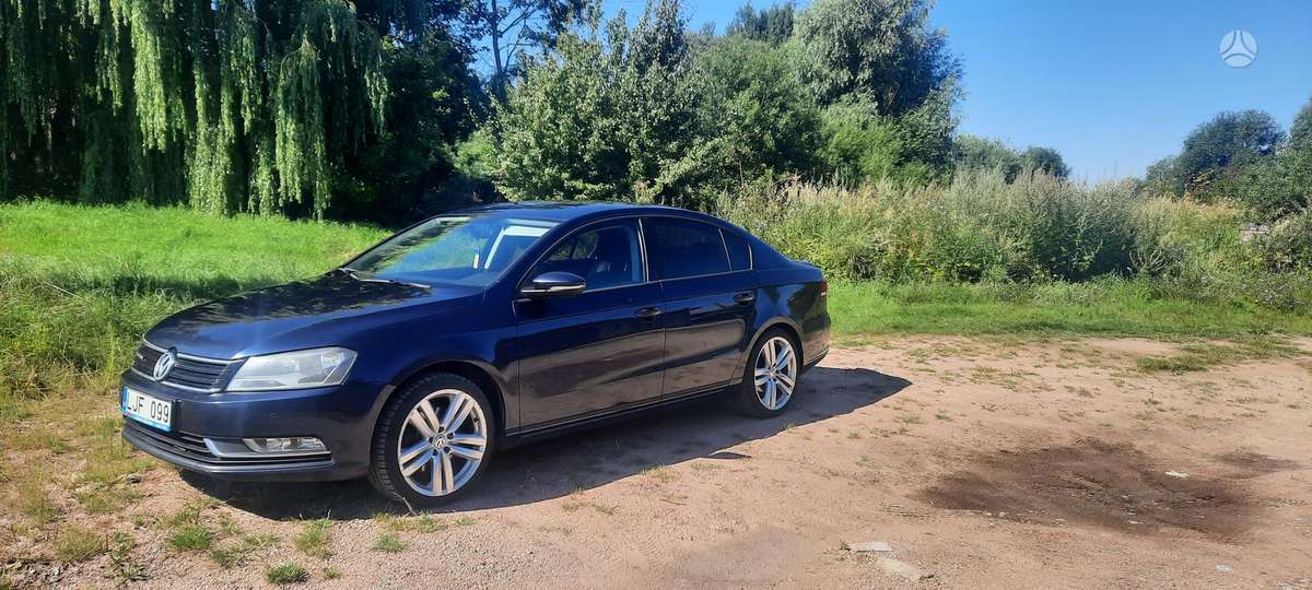 Volkswagen Passat - 2
