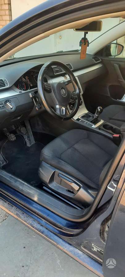 Volkswagen Passat - 6