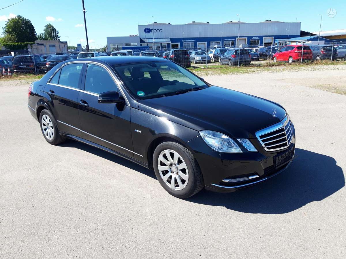 Mercedes-Benz E200, 1.8 l., Минивэн